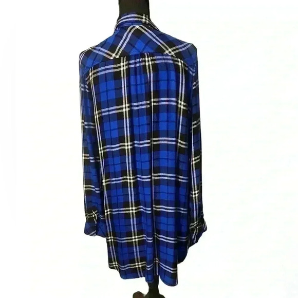 Est 1946 button down shirt in plaid in blue cream black with touches of silver - Picture 4 of 9